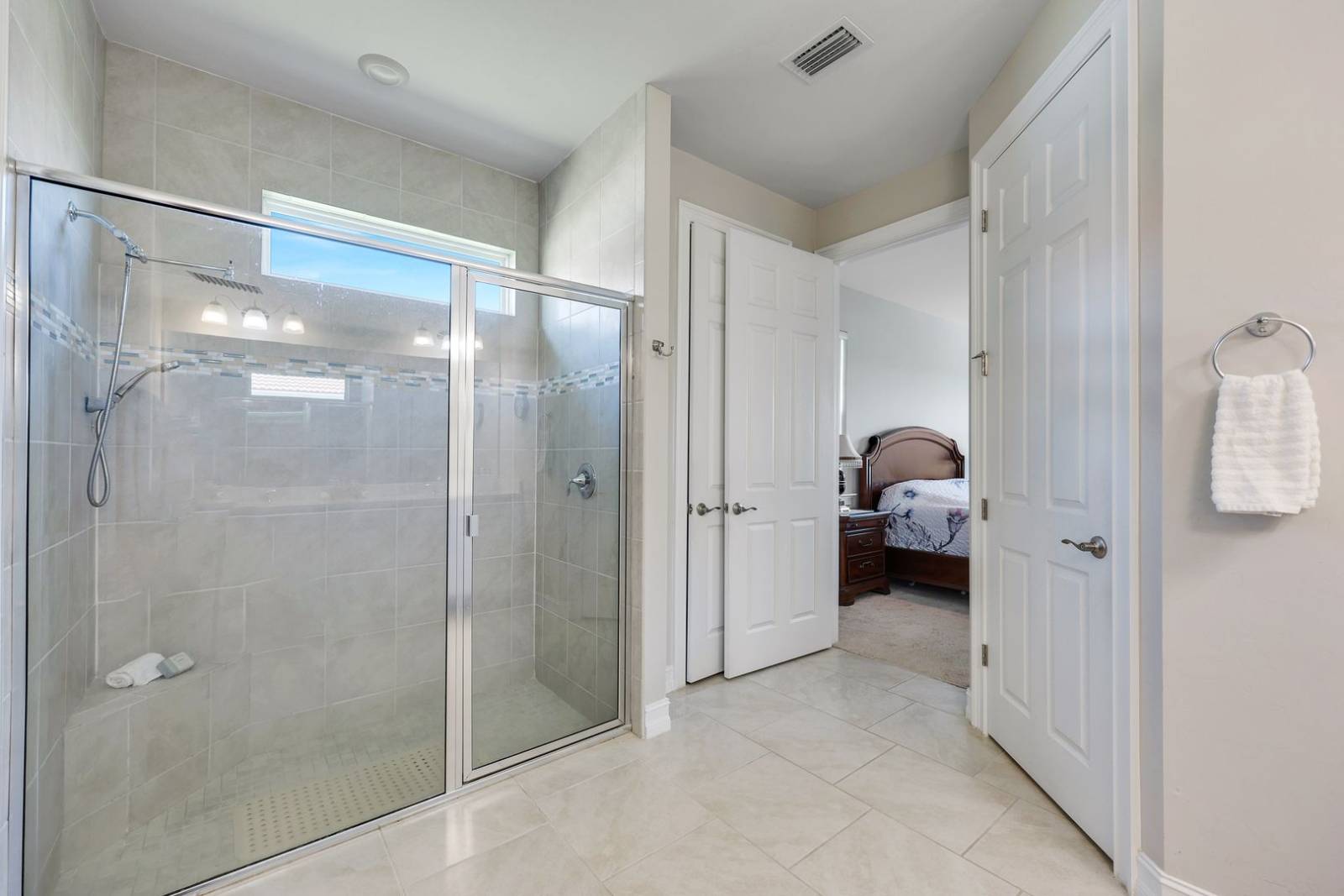 18725 Lake Hammock Dr, Naples, FL 34114