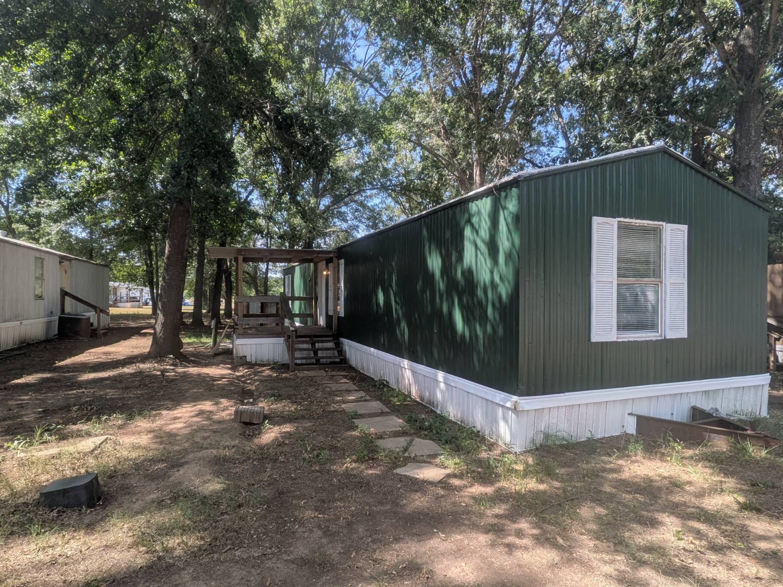 resident-focused living, community lifestyle, modern manufactured home living, well-maintained housing communities, residenti