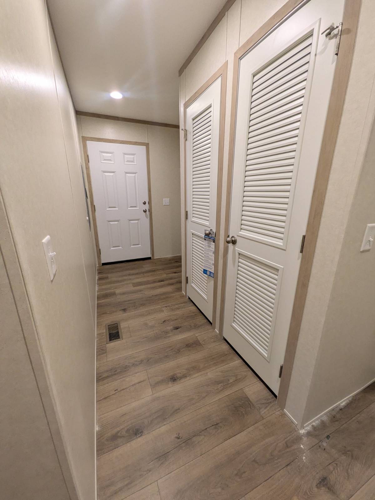housing that fits your lifestyle, neighborhood amenities, comfortable living, family-friendly community neighborhoods, mobile