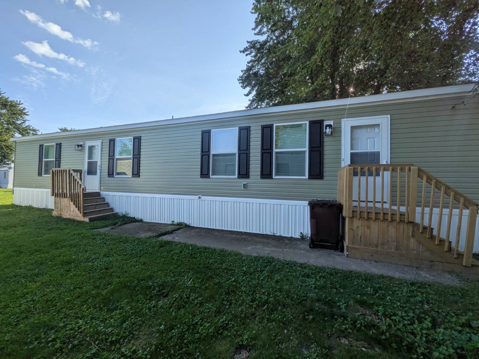 modern manufactured home living, Hometown Communities, mobile homes, resident-first community experience, community living