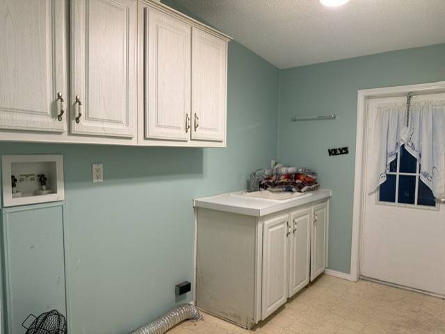 MOTIVATED SELLER! Over 2000 sqft living space.  Upgraded kitchen thumbnail 7