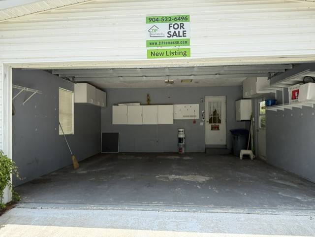MOTIVATED SELLER! Over 2000 sqft living space.  Upgraded kitchen thumbnail 21