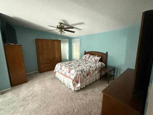MOTIVATED SELLER! Over 2000 sqft living space.  Upgraded kitchen thumbnail 4