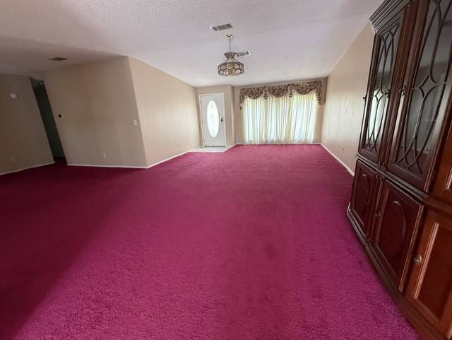 MOTIVATED SELLER! Over 2000 sqft living space.  Upgraded kitchen thumbnail 3