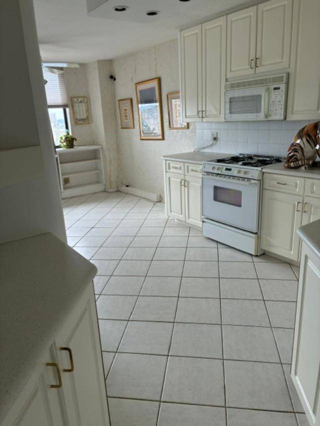 2 Bay Club Dr, #7A