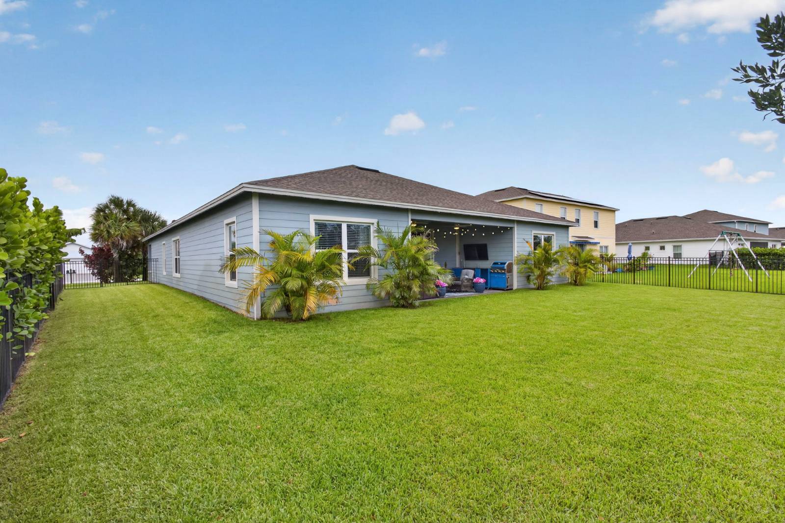 1201 Harvester Crossing, Loxahatchee, FL 33470