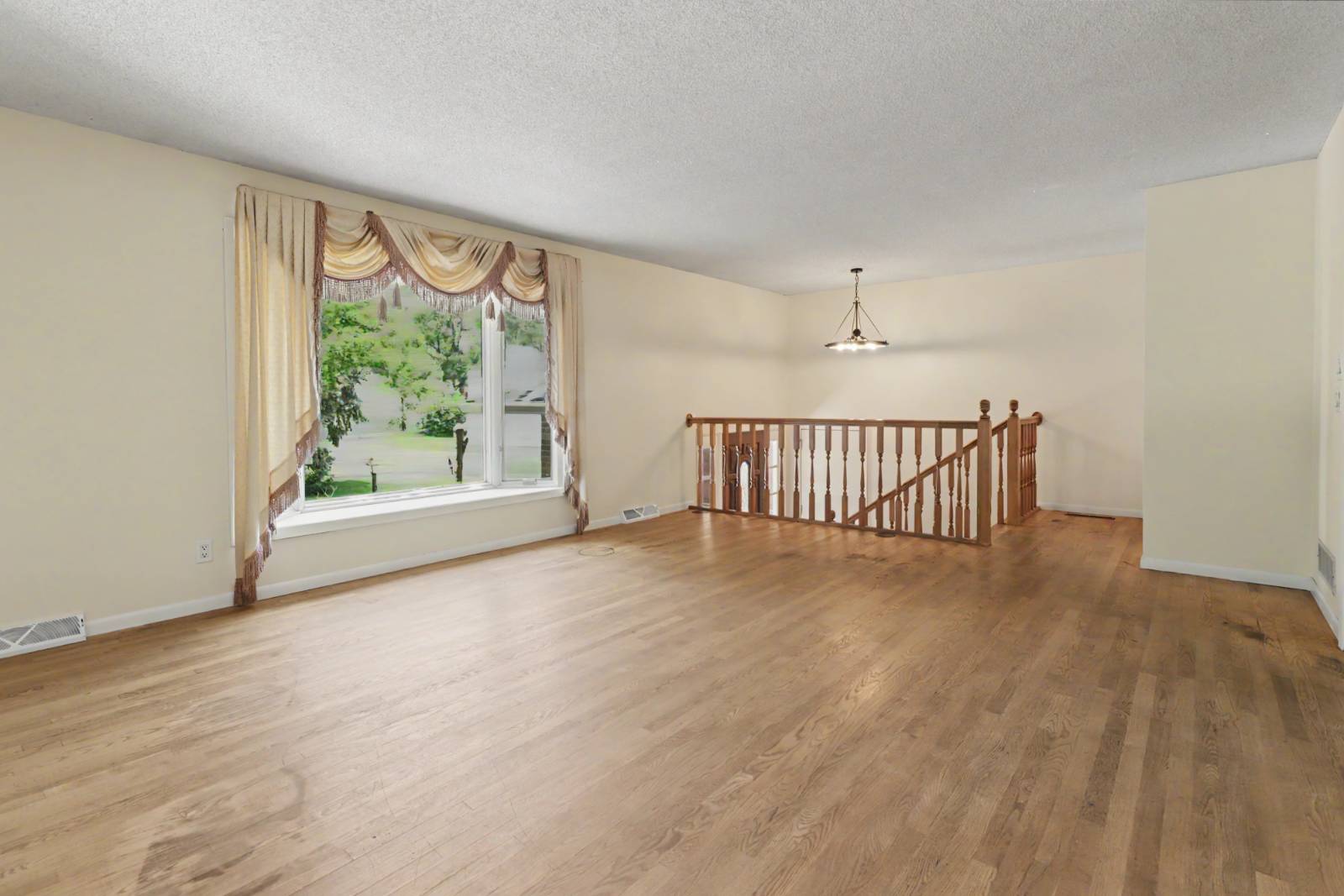 Photo 8 of 60 of home listing at 2152 23 Road, Wilcox, NE 68982