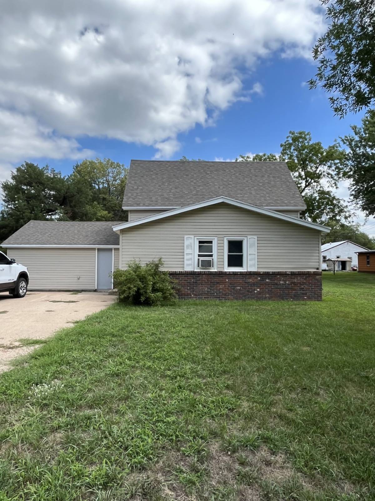 Photo 1 of 12 of home listing at 224 South Jefferson Street, Oneill, NE 68763