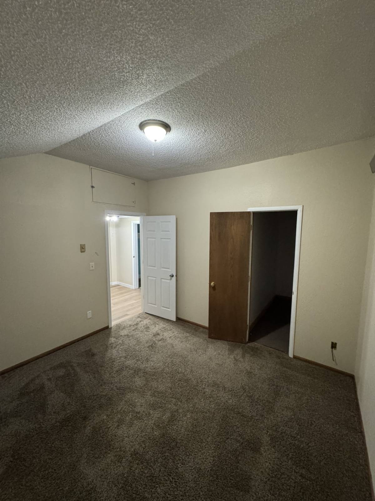Photo 7 of 12 of home listing at 224 South Jefferson Street, Oneill, NE 68763
