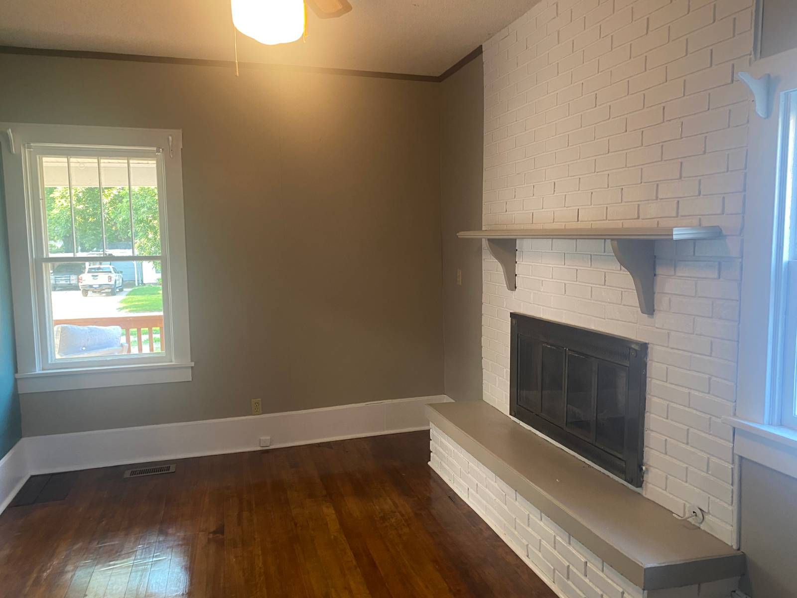 Photo 3 of 23 of home listing at 1128 S F St, Broken Bow, NE 68822