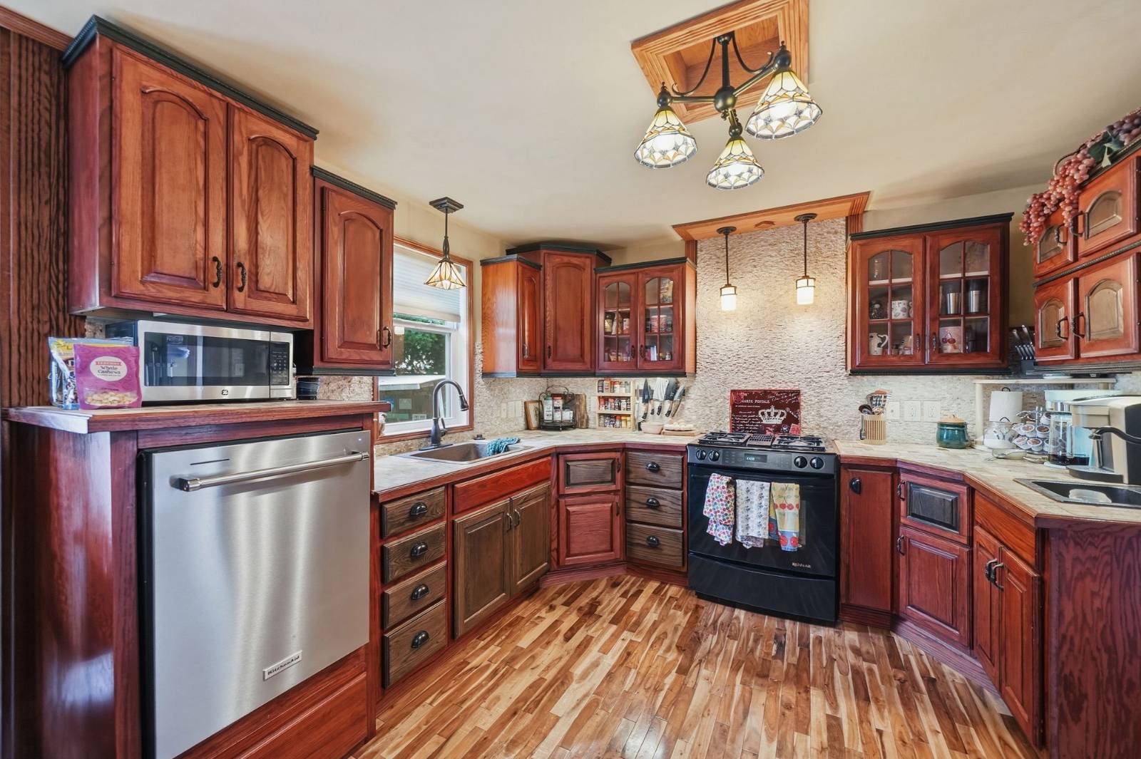 Photo 4 of 10 of home listing at 327 4th Ter, Nebraska City, NE 68410