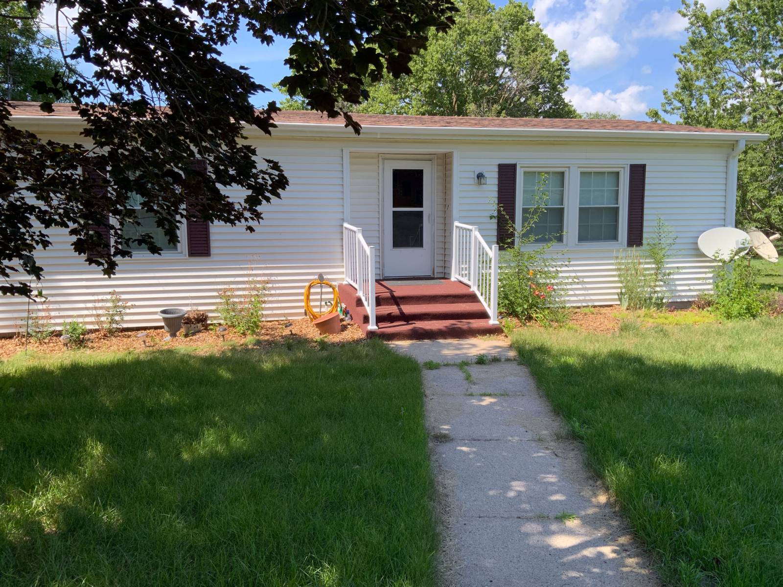 Photo 3 of 35 of home listing at 51057 Highway 20, Orchard, NE 68764