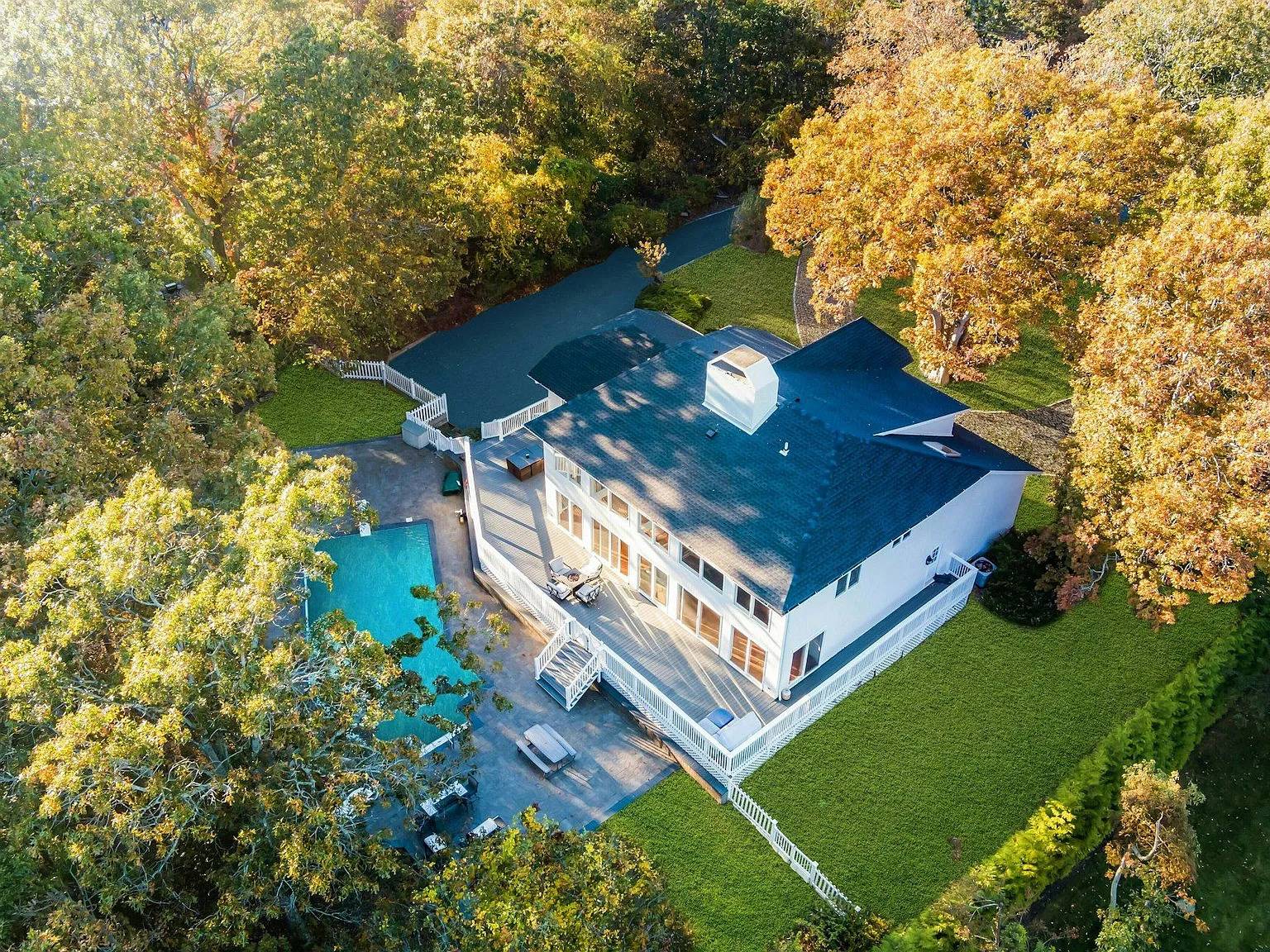 19 Bay Woods Dr