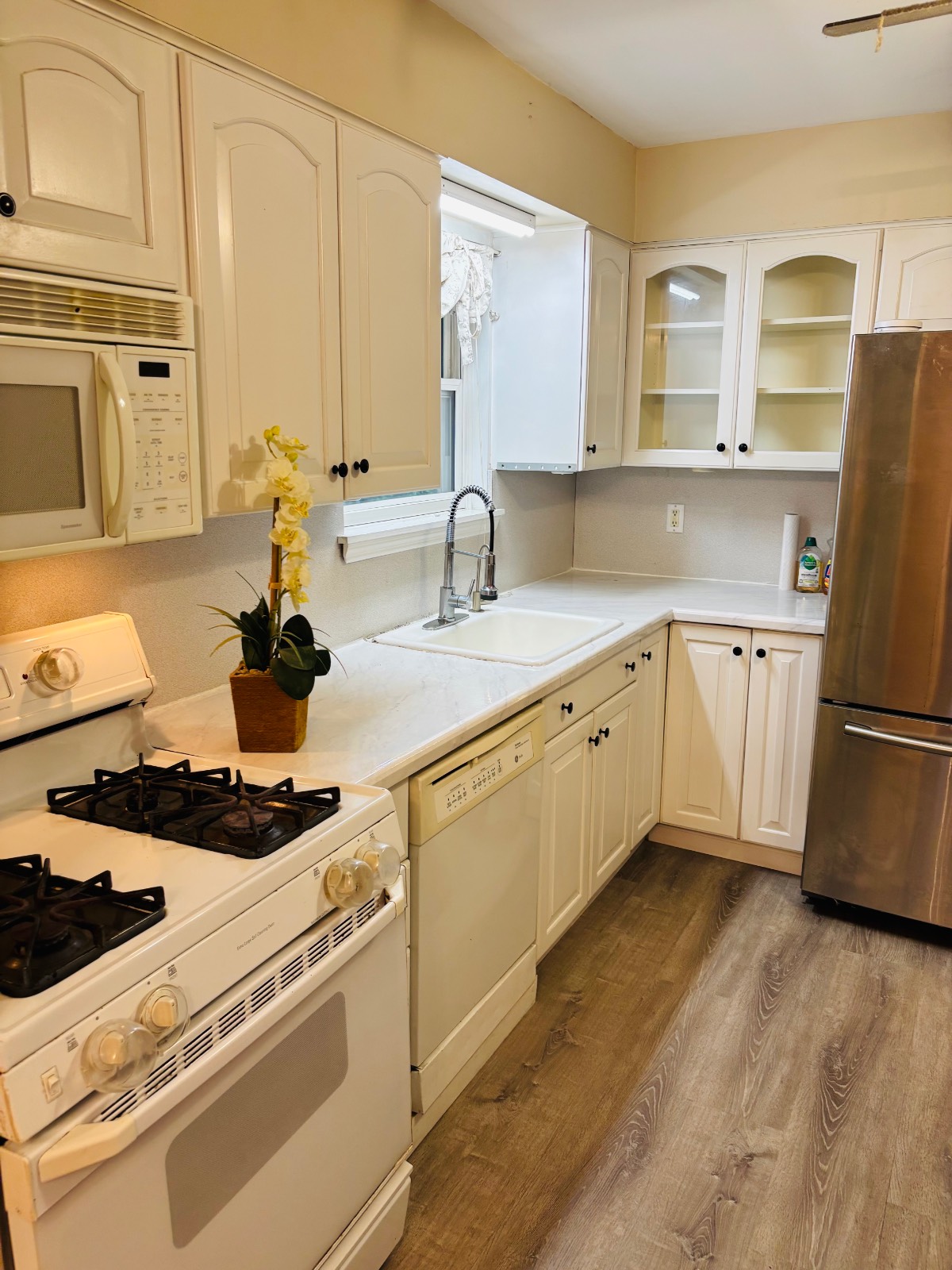 3 Altamont av, #1