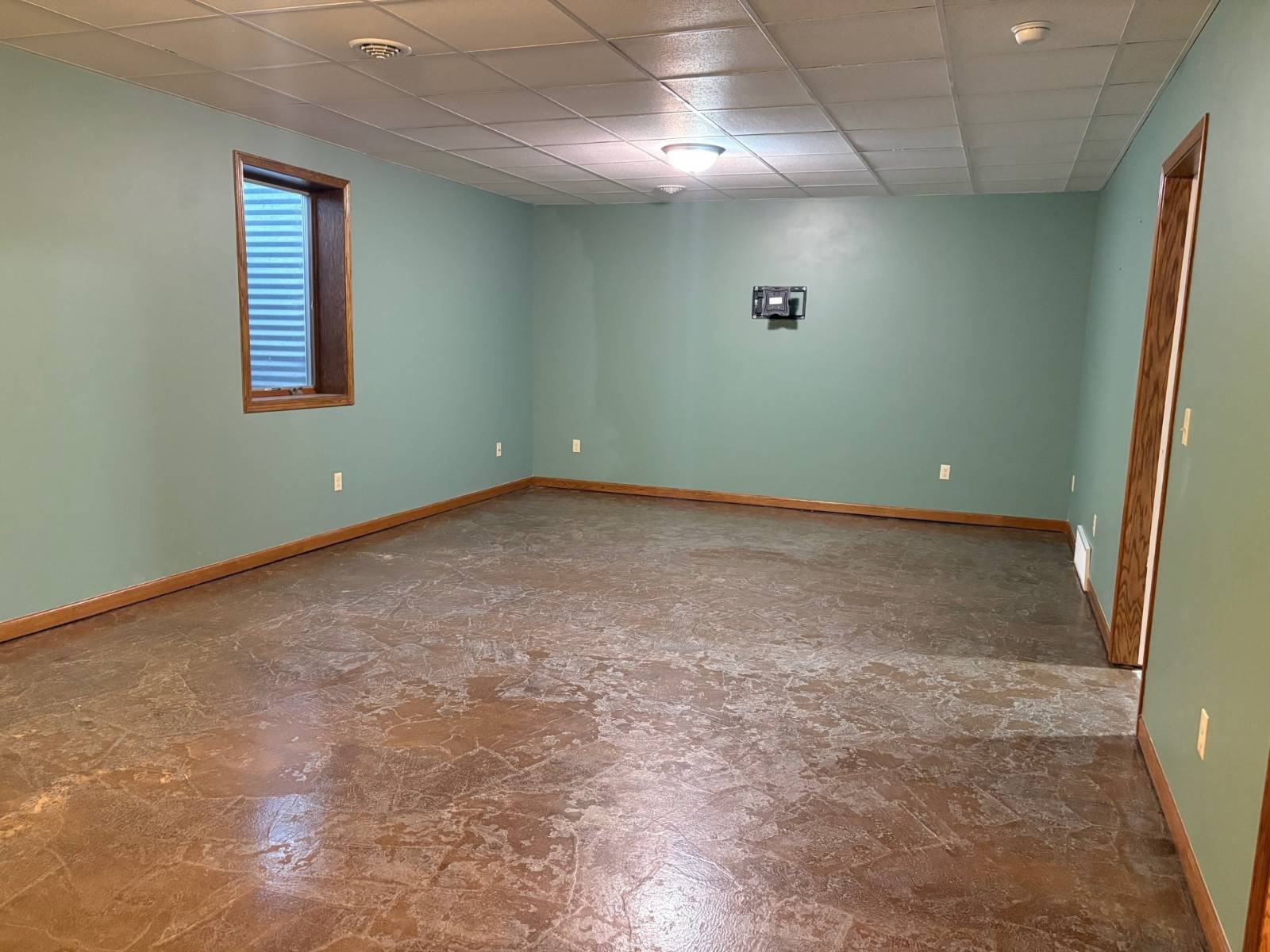 Photo 31 of 42 of home listing at 310 North 11th Avenue, Burwell, NE 68823