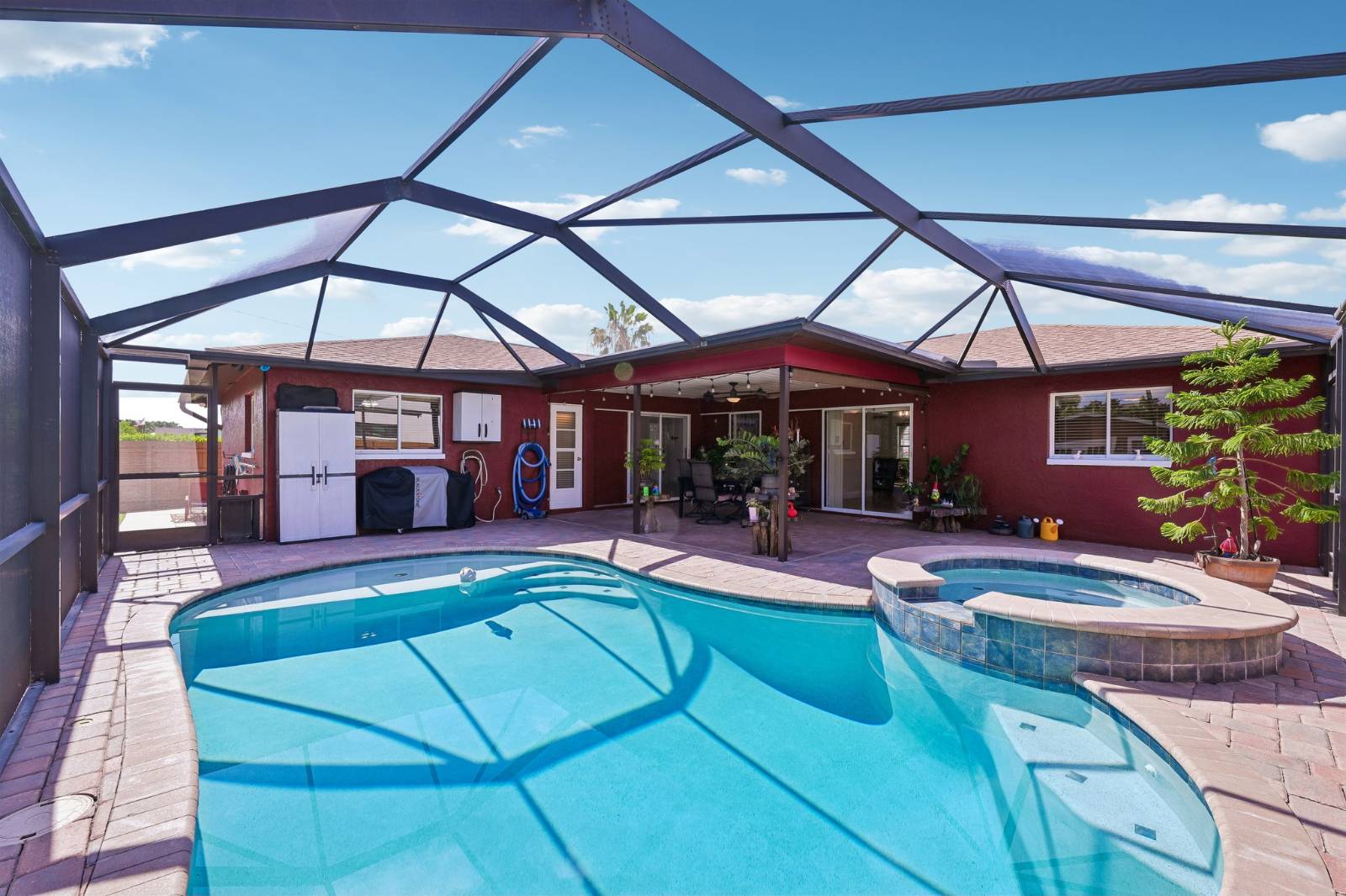 139  SE 30th St, Cape Coral, FL 33904