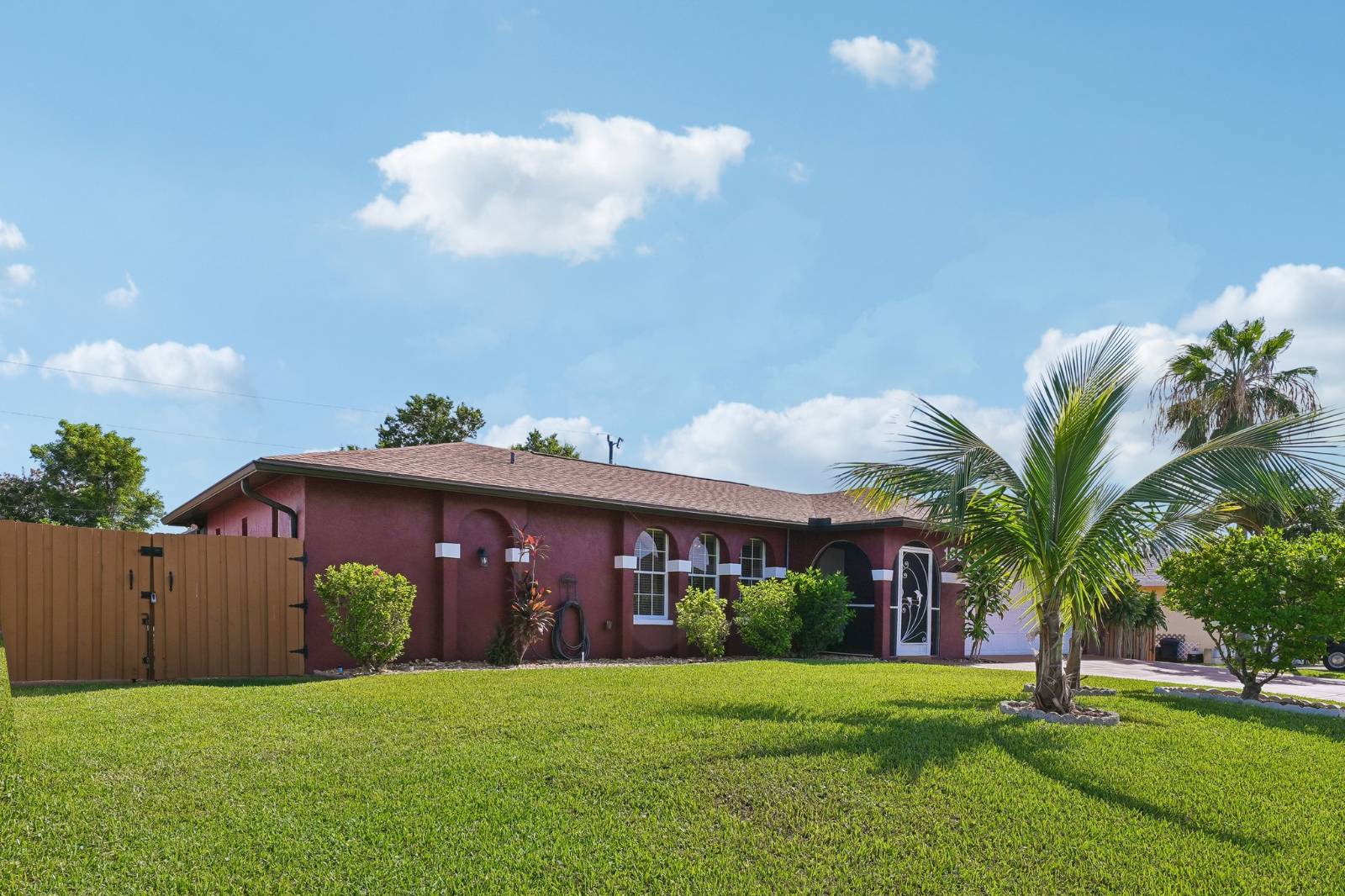 139  SE 30th St, Cape Coral, FL 33904