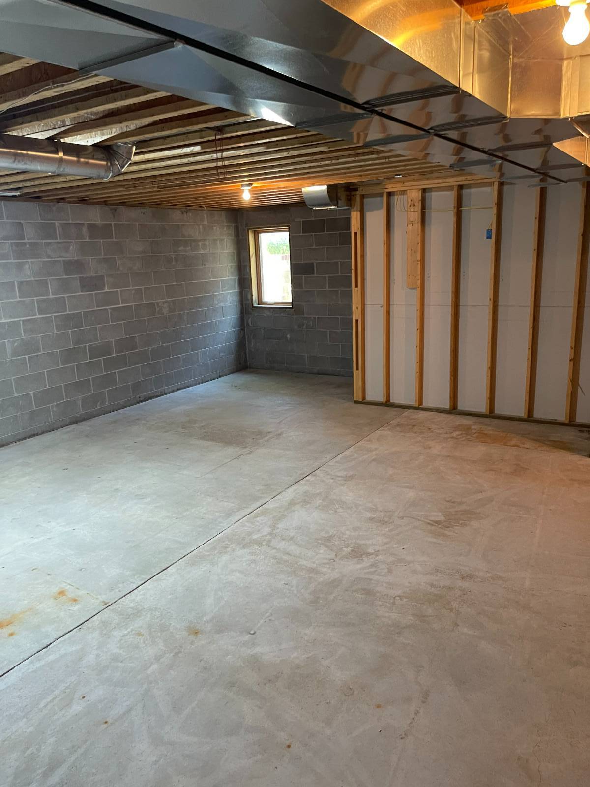 Photo 6 of 60 of home listing at 710 East Ave, Holdrege, NE 68949