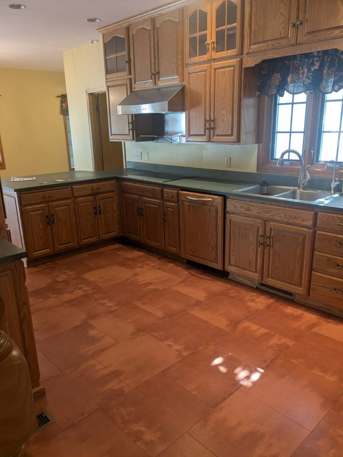 Photo 54 of 60 of home listing at 710 East Ave, Holdrege, NE 68949