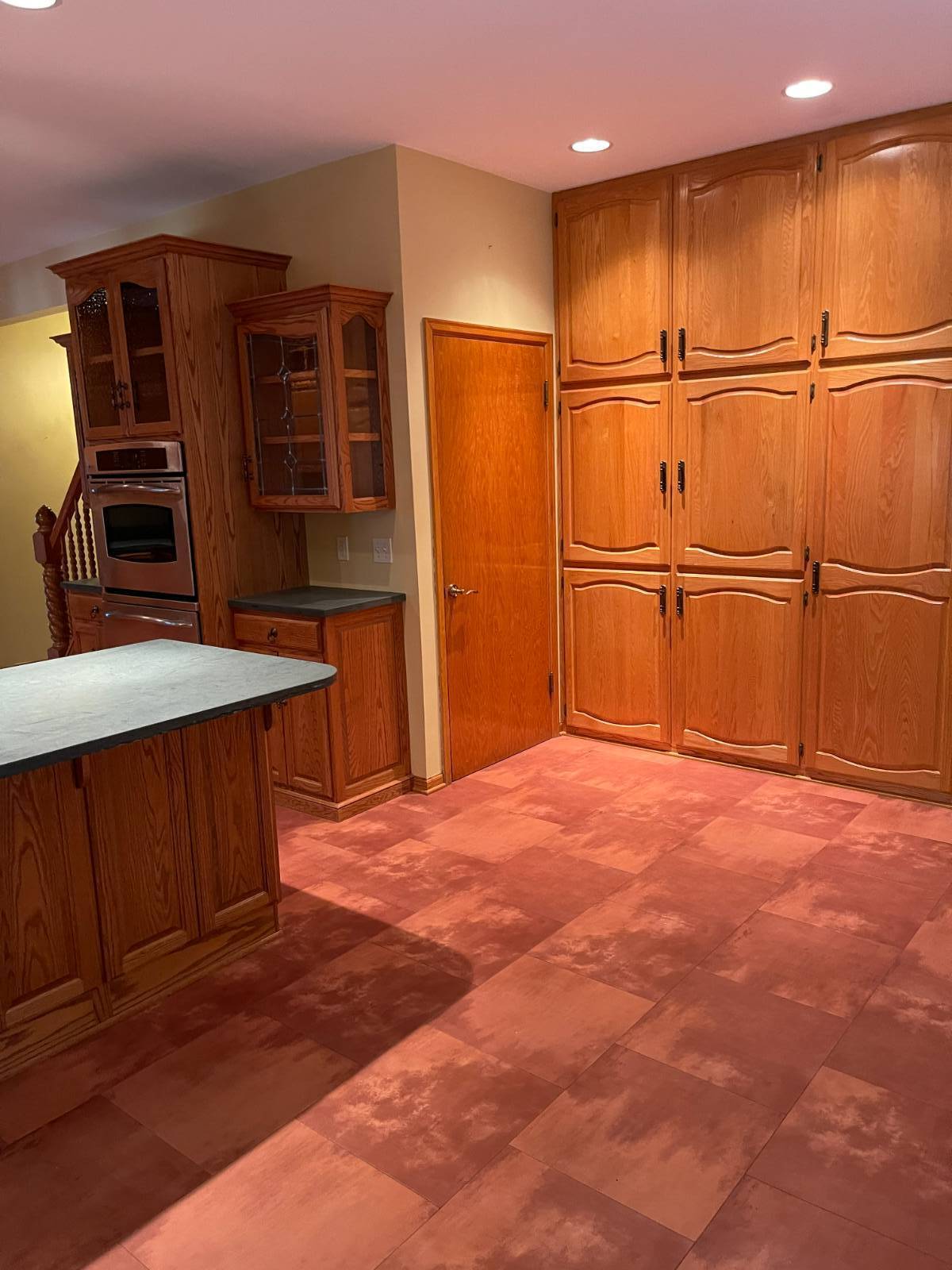 Photo 13 of 60 of home listing at 710 East Ave, Holdrege, NE 68949