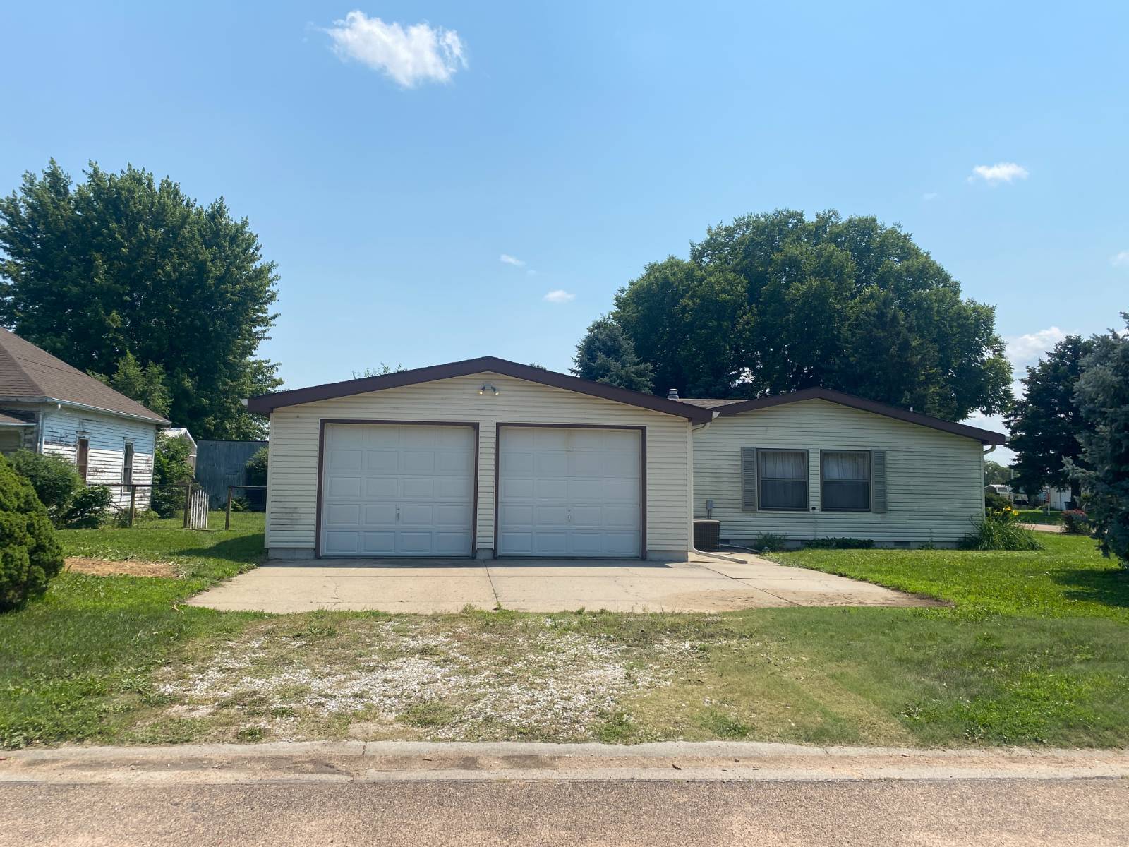 Photo 28 of 41 of home listing at 200 S 5th St, Sargent, NE 68874