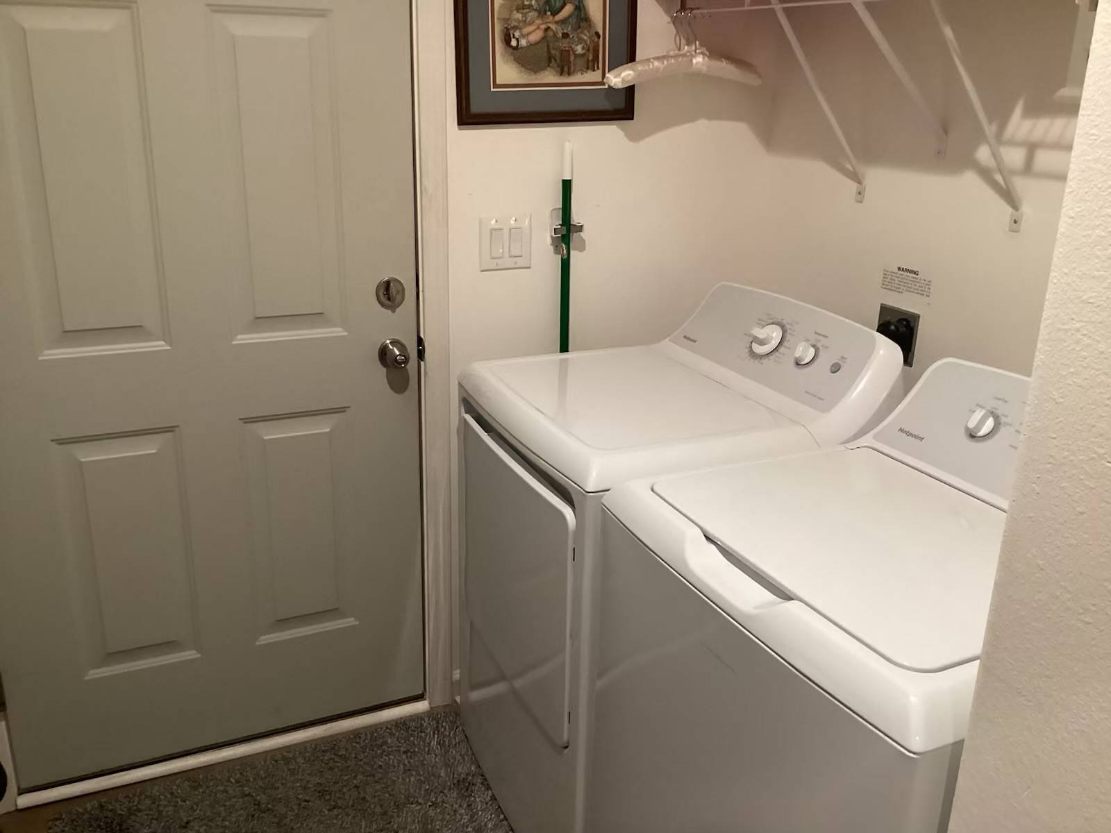 1 owner, 2023 Man. Home, Quartz Counter tops, high ceilings... thumbnail 27