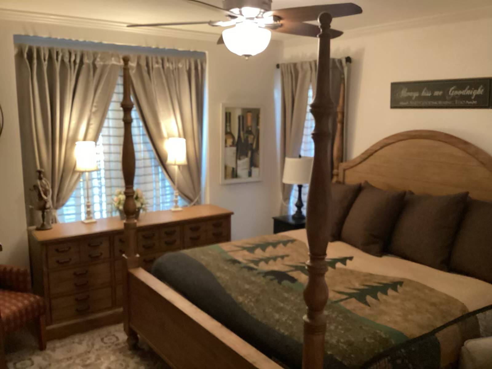 1 owner, 2023 Man. Home, Quartz Counter tops, high ceilings... thumbnail 12