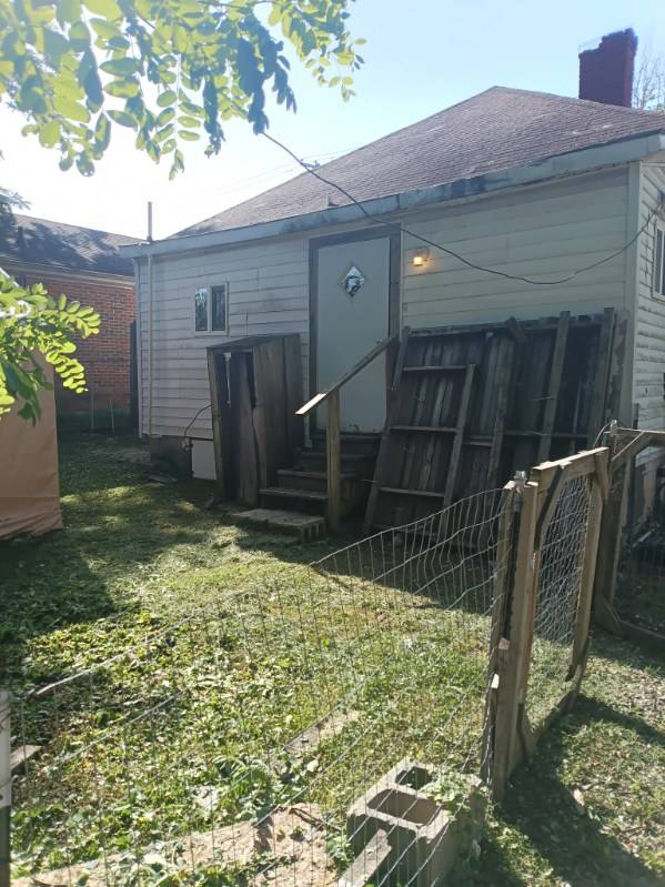 414 E HIGH ST