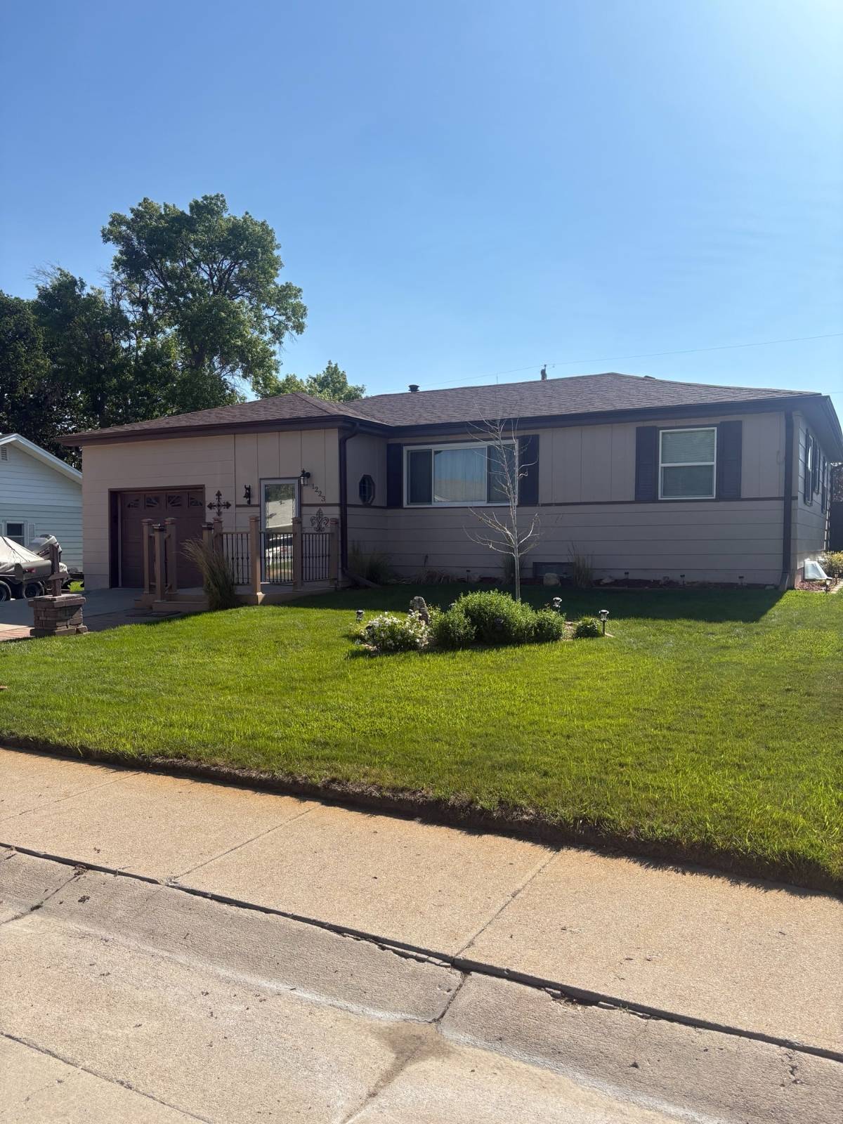 Photo 1 of 25 of home listing at 1223 Yellowstone Ave., Alliance, NE 69301