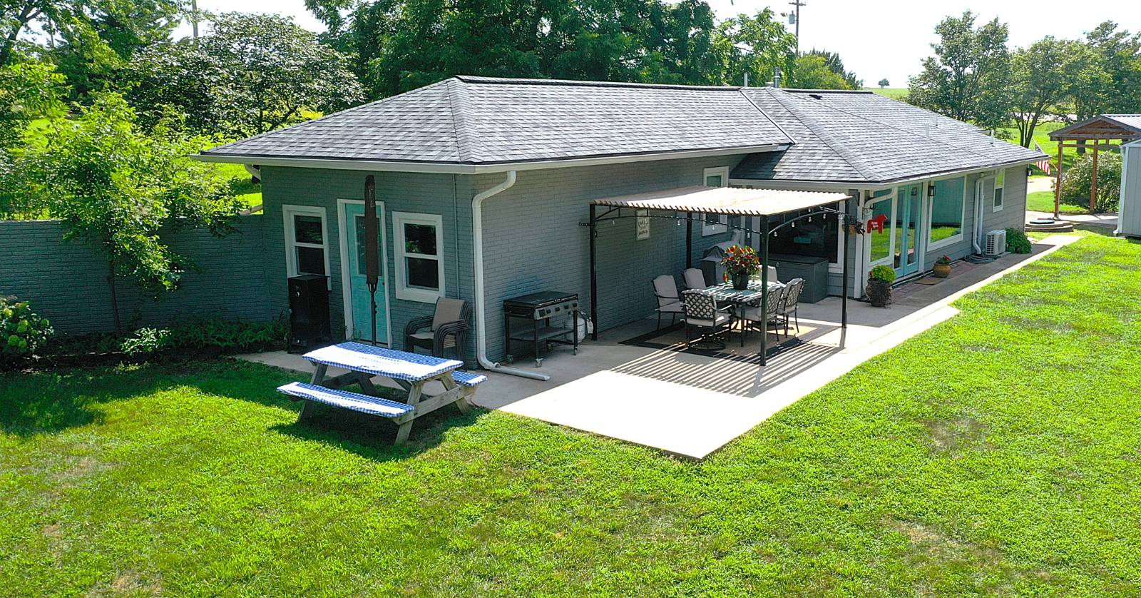 <p><font class="text-color__accent" color="black">Our Featured Properties</font></p>