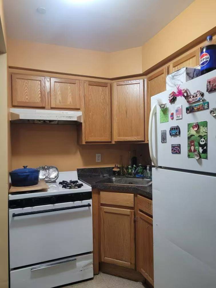 45-10 111 St