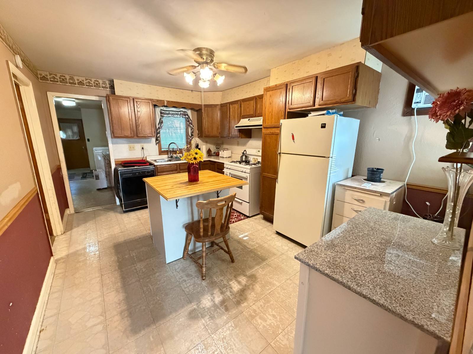Photo 16 of 18 of home listing at 506 & 504 Augusta Avenue, Bassett, NE 68714
