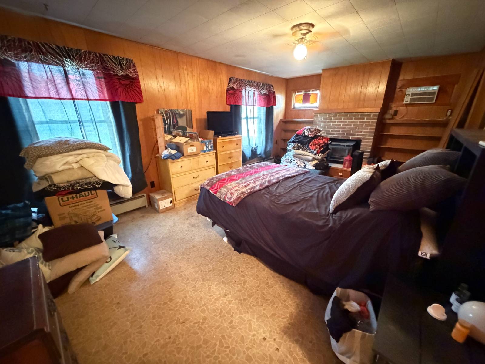 Photo 13 of 18 of home listing at 506 & 504 Augusta Avenue, Bassett, NE 68714