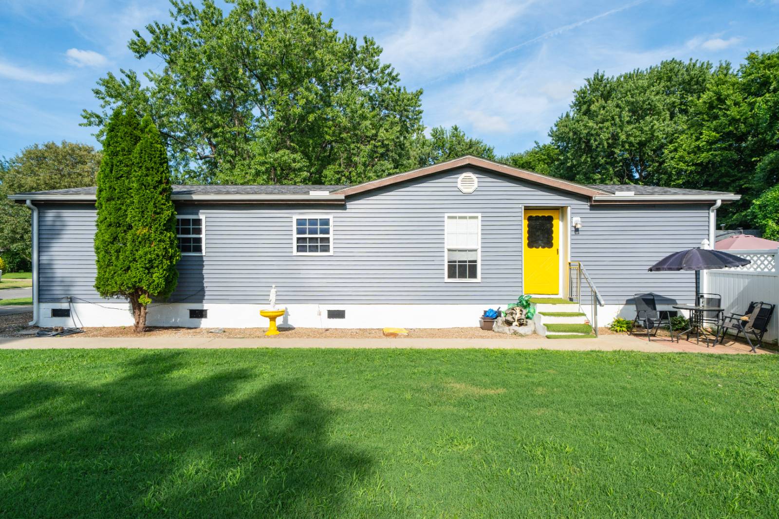 2554 Lancaster Ave