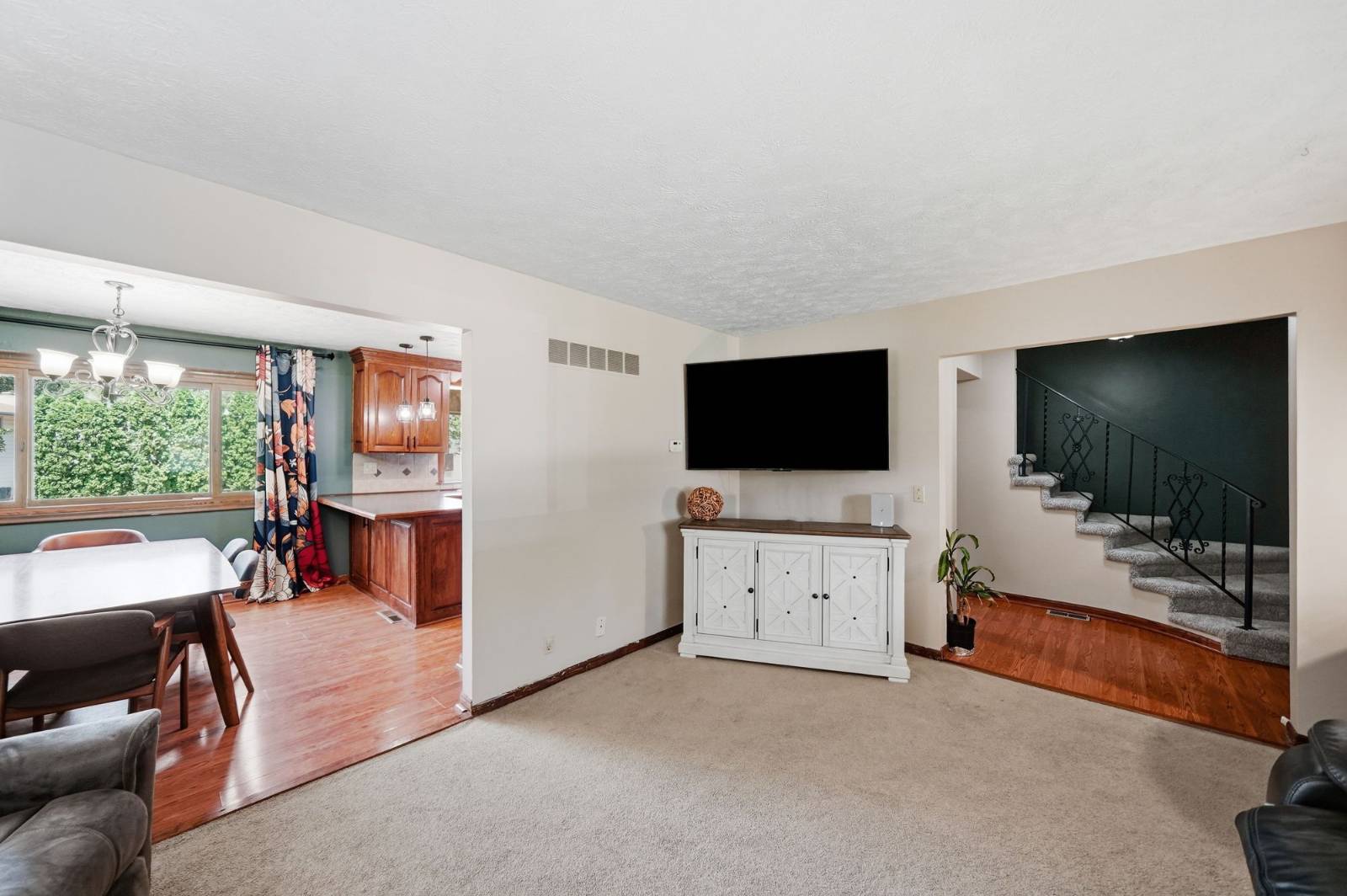 Photo 9 of 56 of home listing at 5431 Danbury Rd, Lincoln, NE 68512