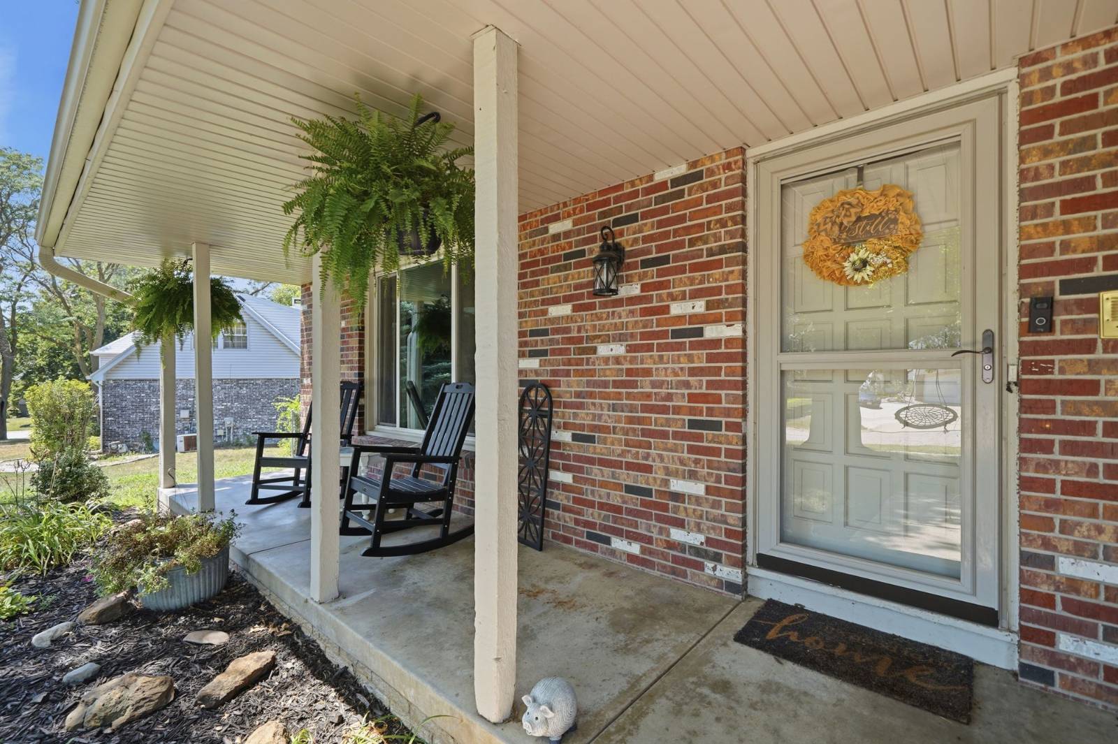 Photo 3 of 56 of home listing at 5431 Danbury Rd, Lincoln, NE 68512