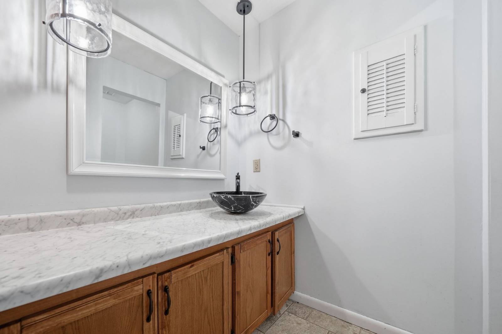 Photo 30 of 56 of home listing at 5431 Danbury Rd, Lincoln, NE 68512