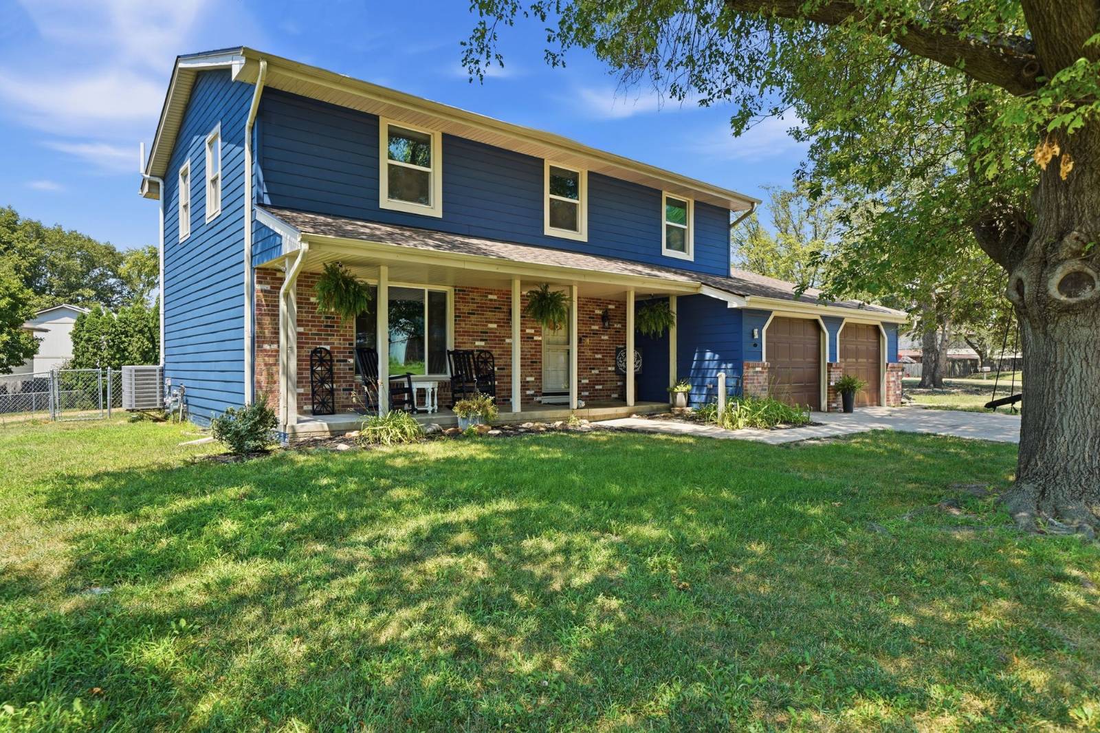 Photo 1 of 56 of home listing at 5431 Danbury Rd, Lincoln, NE 68512