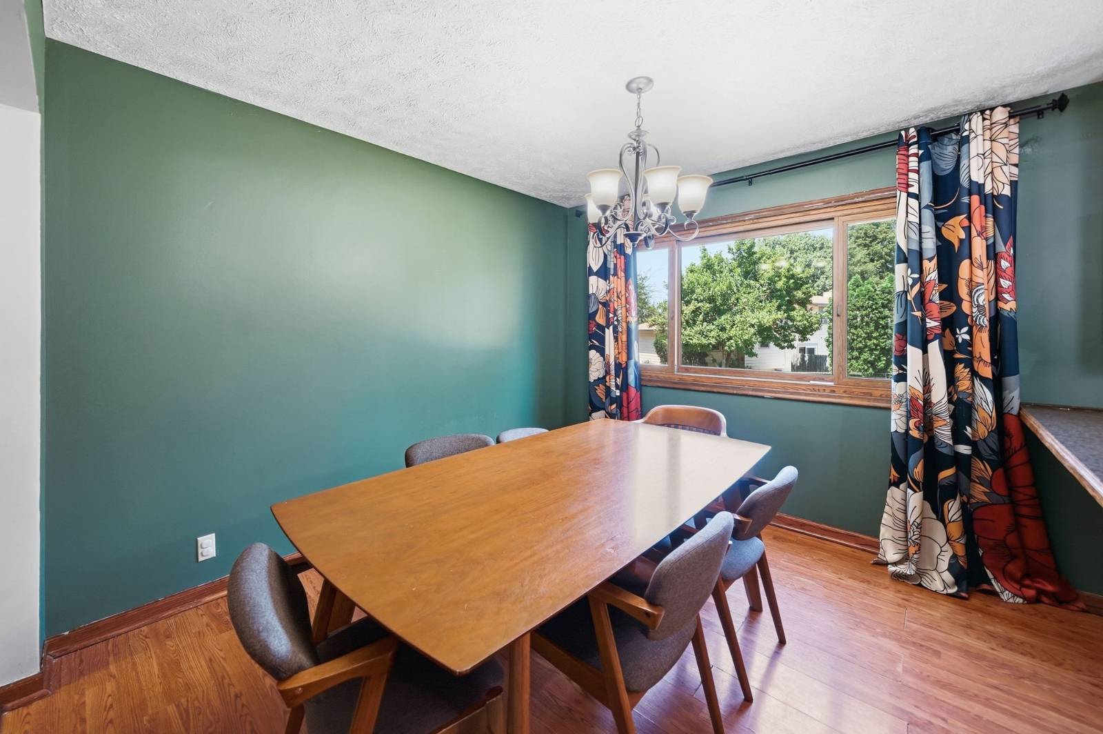 Photo 10 of 56 of home listing at 5431 Danbury Rd, Lincoln, NE 68512