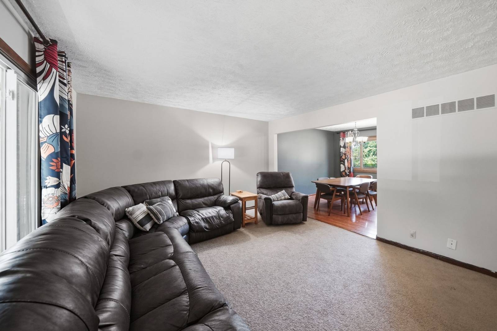 Photo 8 of 56 of home listing at 5431 Danbury Rd, Lincoln, NE 68512
