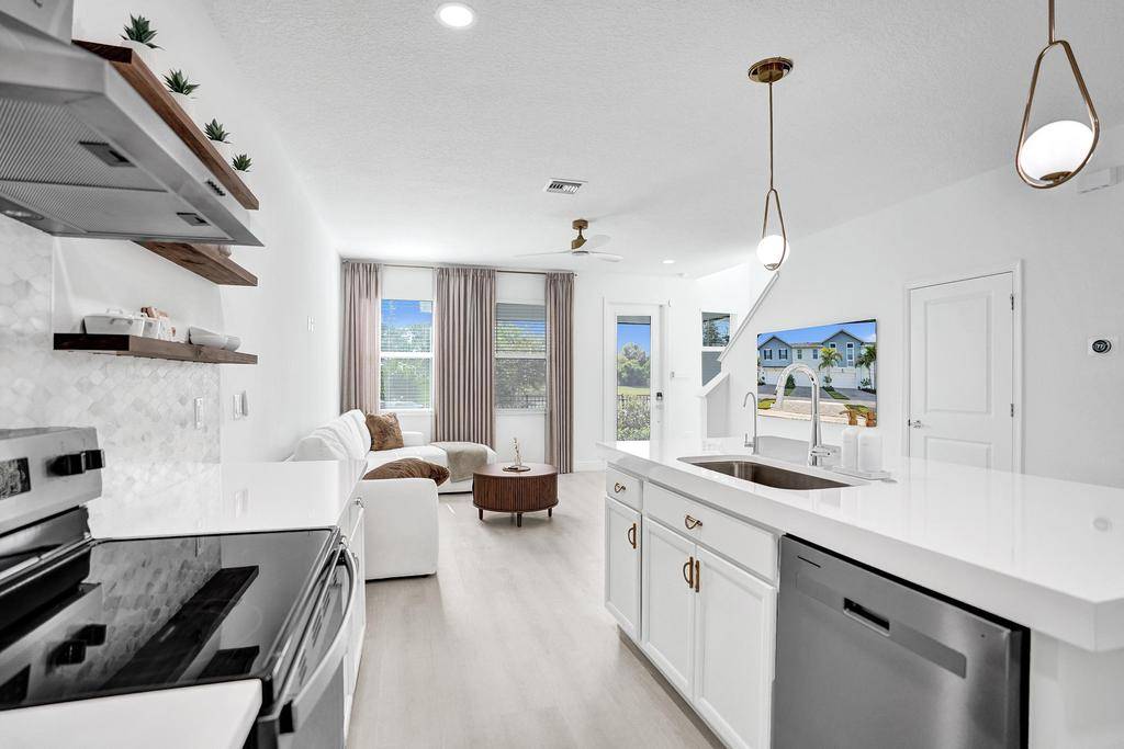 4508 Longwood Lake Sq, Westlake, FL 33470