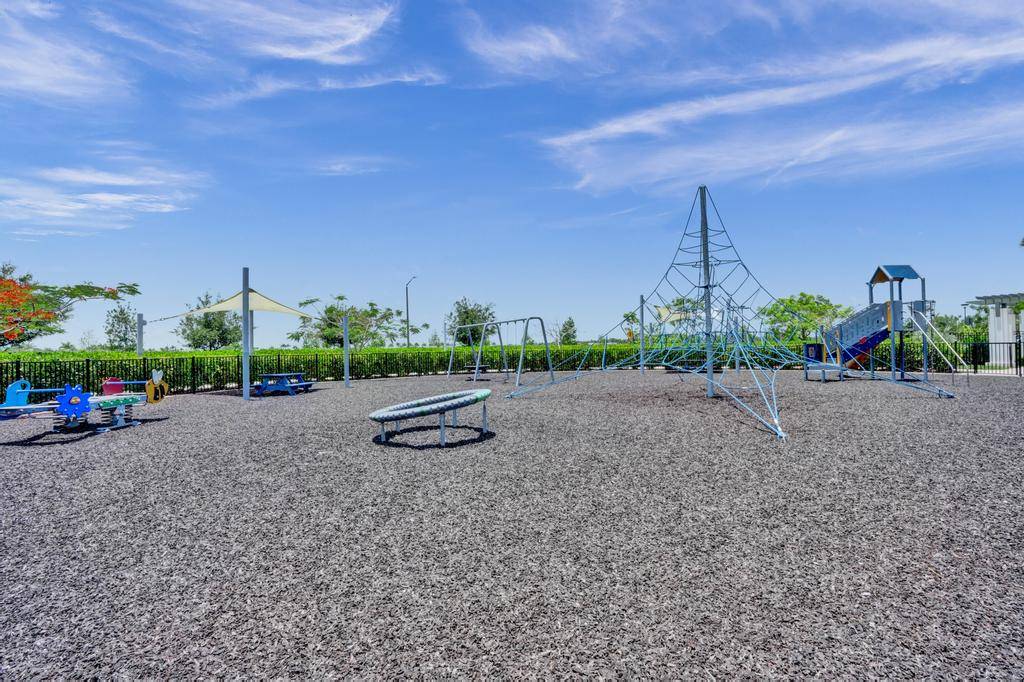4508 Longwood Lake Sq, Westlake, FL 33470