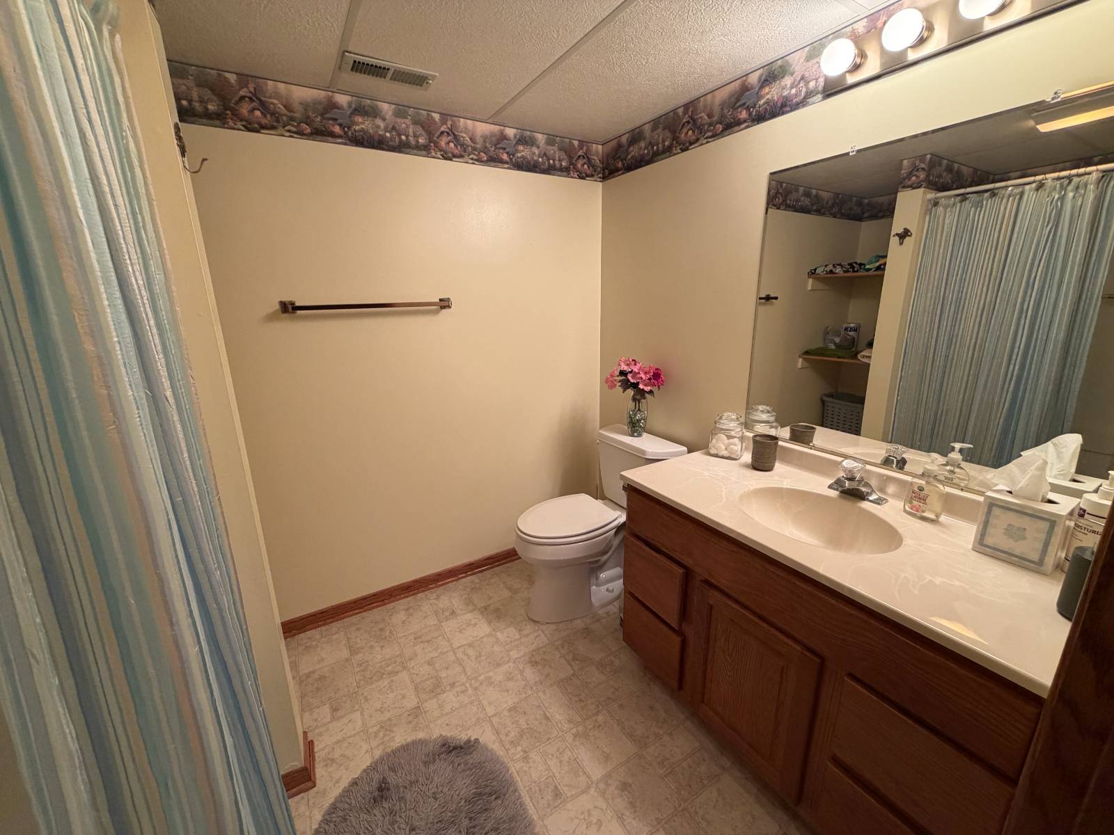 Photo 16 of 26 of home listing at 606 W 18th ST, Schuyler, NE 68661