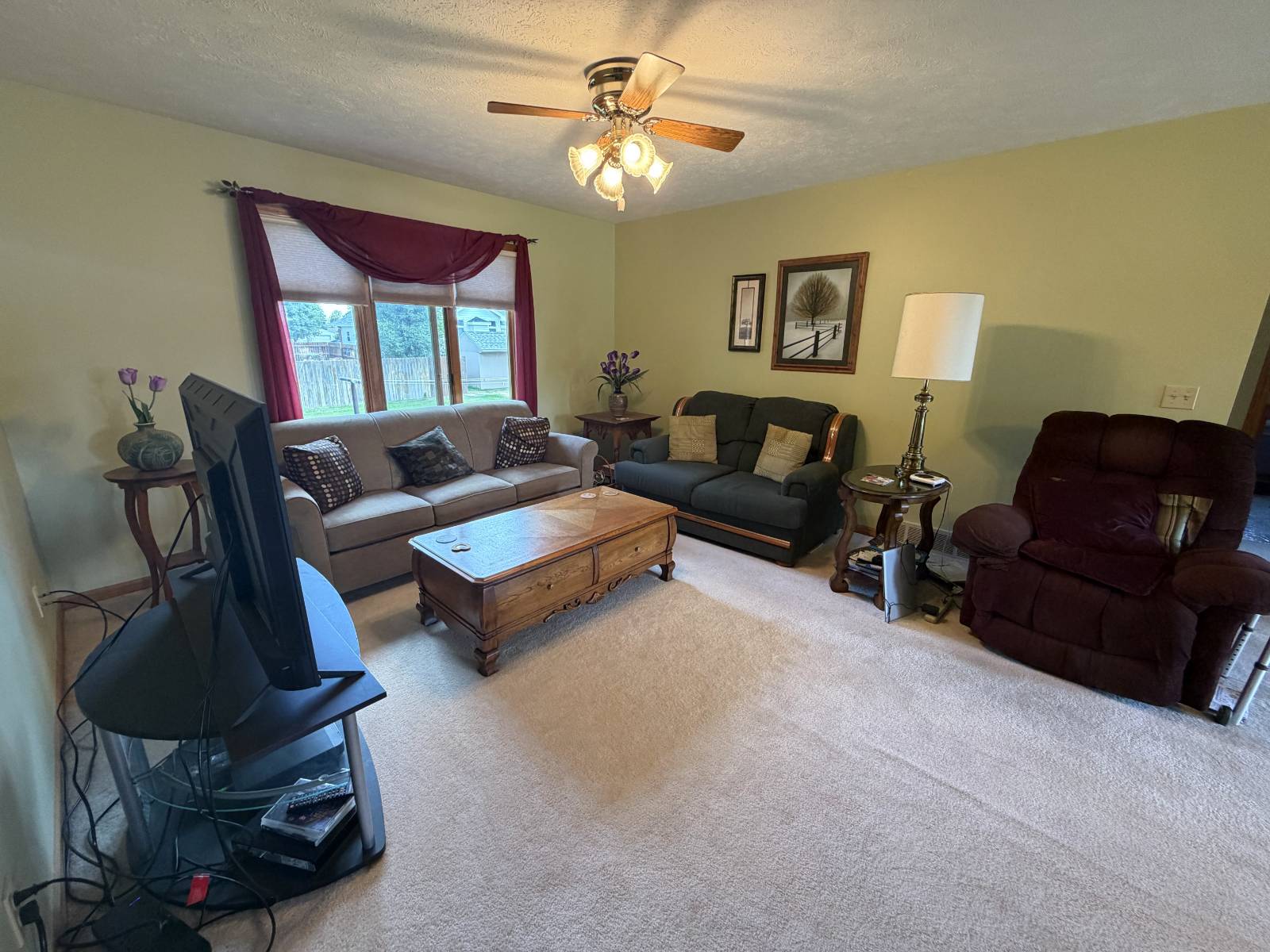 Photo 23 of 26 of home listing at 606 W 18th ST, Schuyler, NE 68661