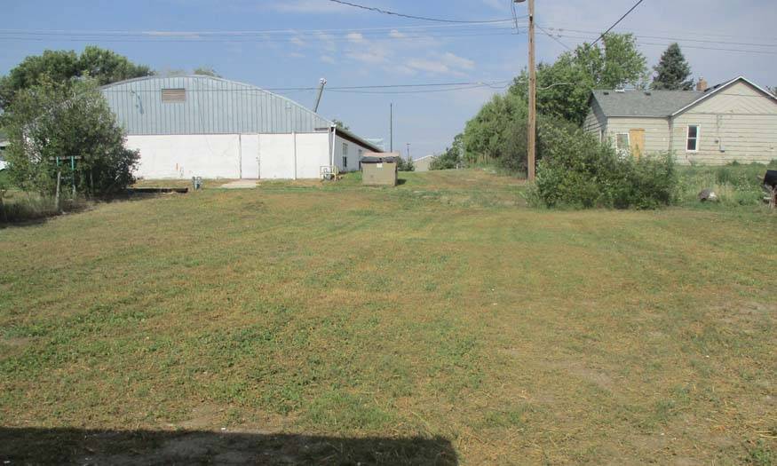 Photo 3 of 22 of home listing at 102 S Baker Street, Hay Springs, NE 69347