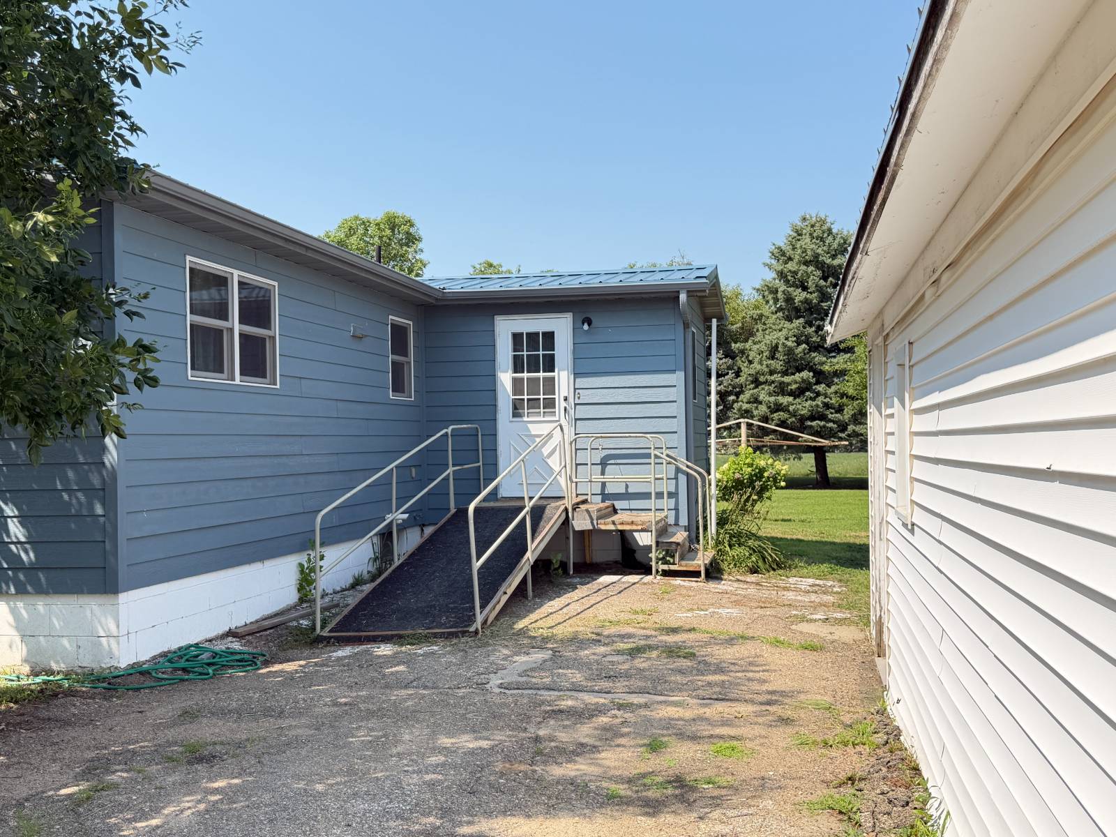 Photo 20 of 46 of home listing at 43055 Foxtail Road, Ainsworth, NE 69210