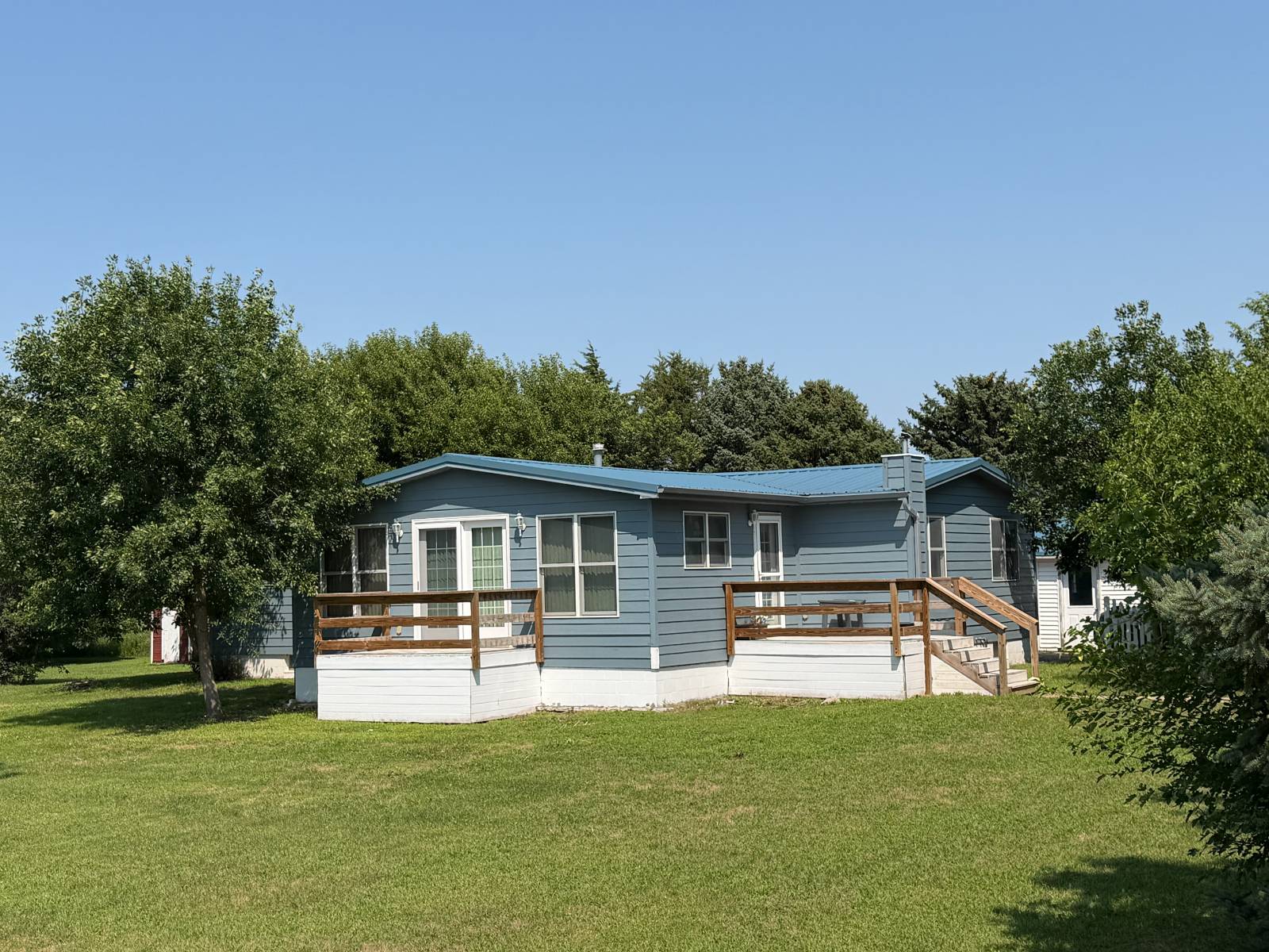 Photo 1 of 46 of home listing at 43055 Foxtail Road, Ainsworth, NE 69210