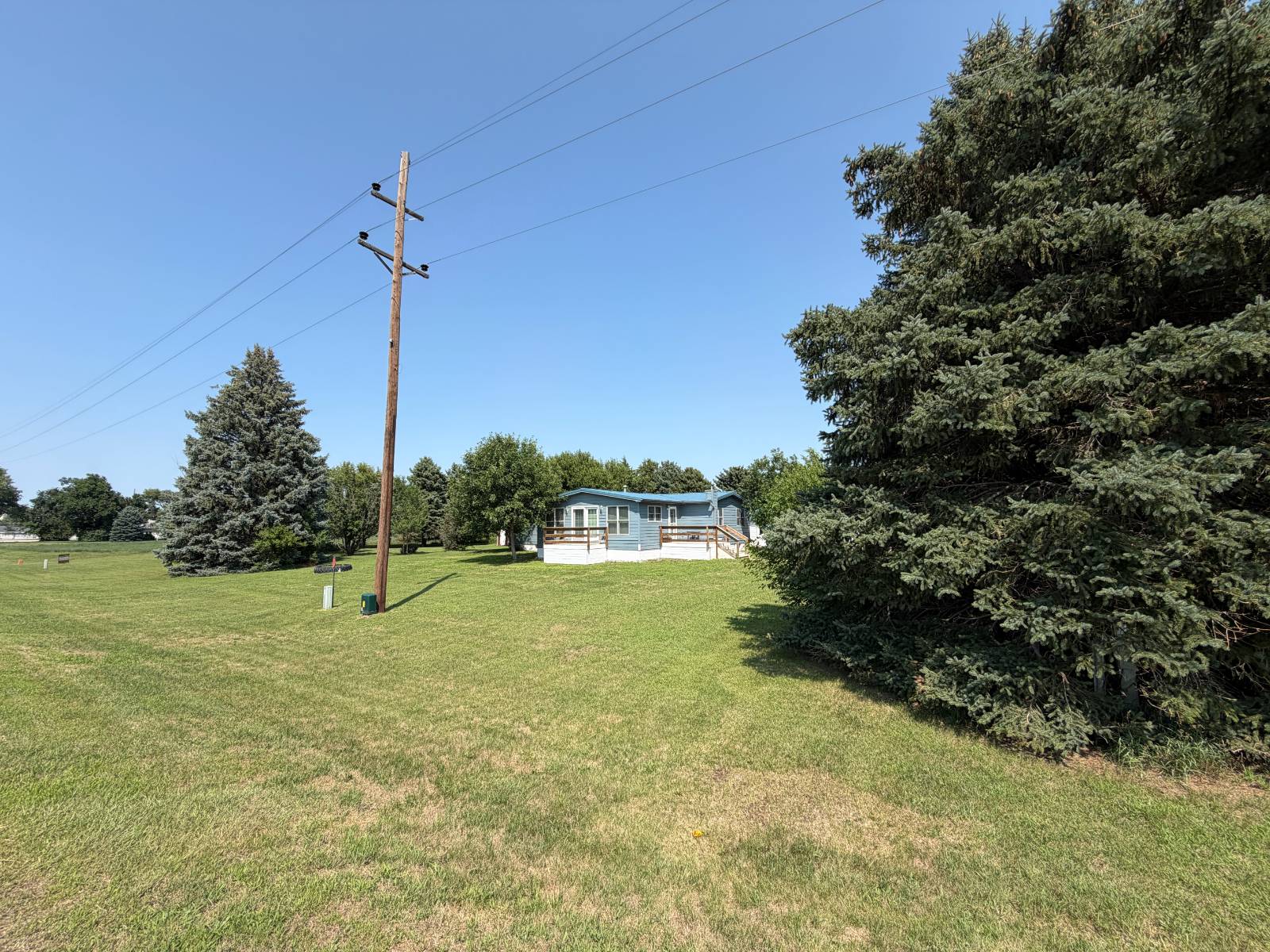 Photo 4 of 46 of home listing at 43055 Foxtail Road, Ainsworth, NE 69210