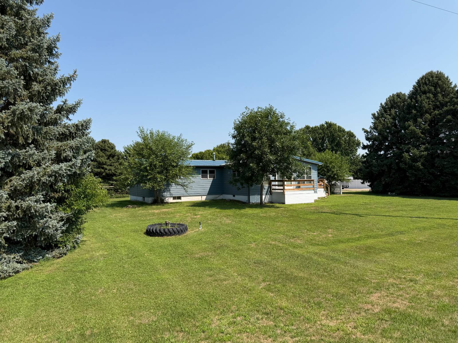 Photo 16 of 46 of home listing at 43055 Foxtail Road, Ainsworth, NE 69210
