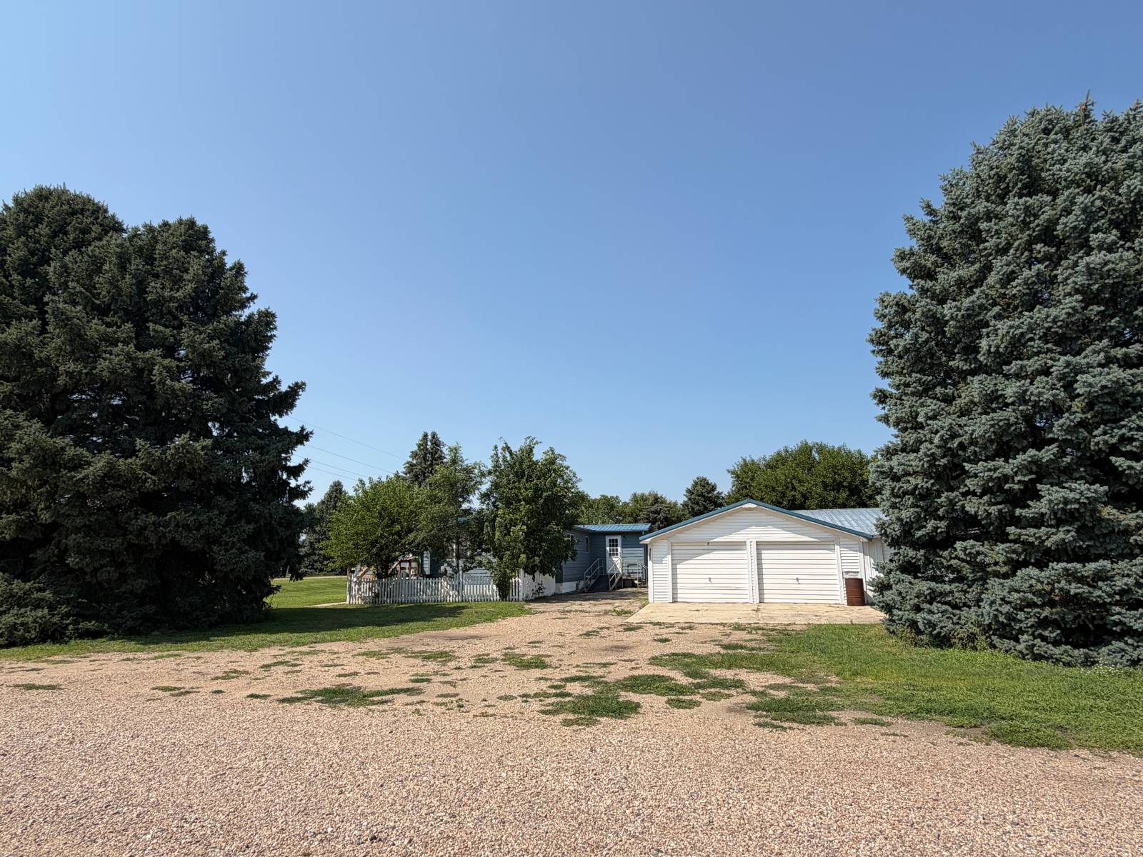 Photo 21 of 46 of home listing at 43055 Foxtail Road, Ainsworth, NE 69210